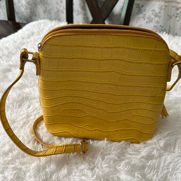 Yellow’s Shoulder Bag - Picture 2 of 5